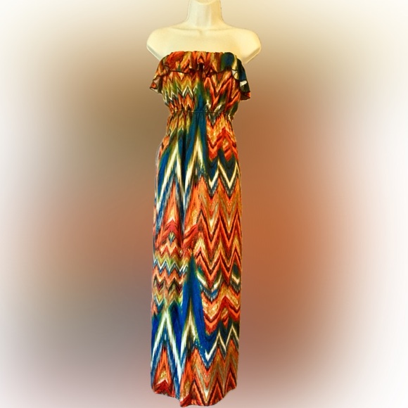 Chevron Print Strapless Maxi Dress - Picture 3 of 3